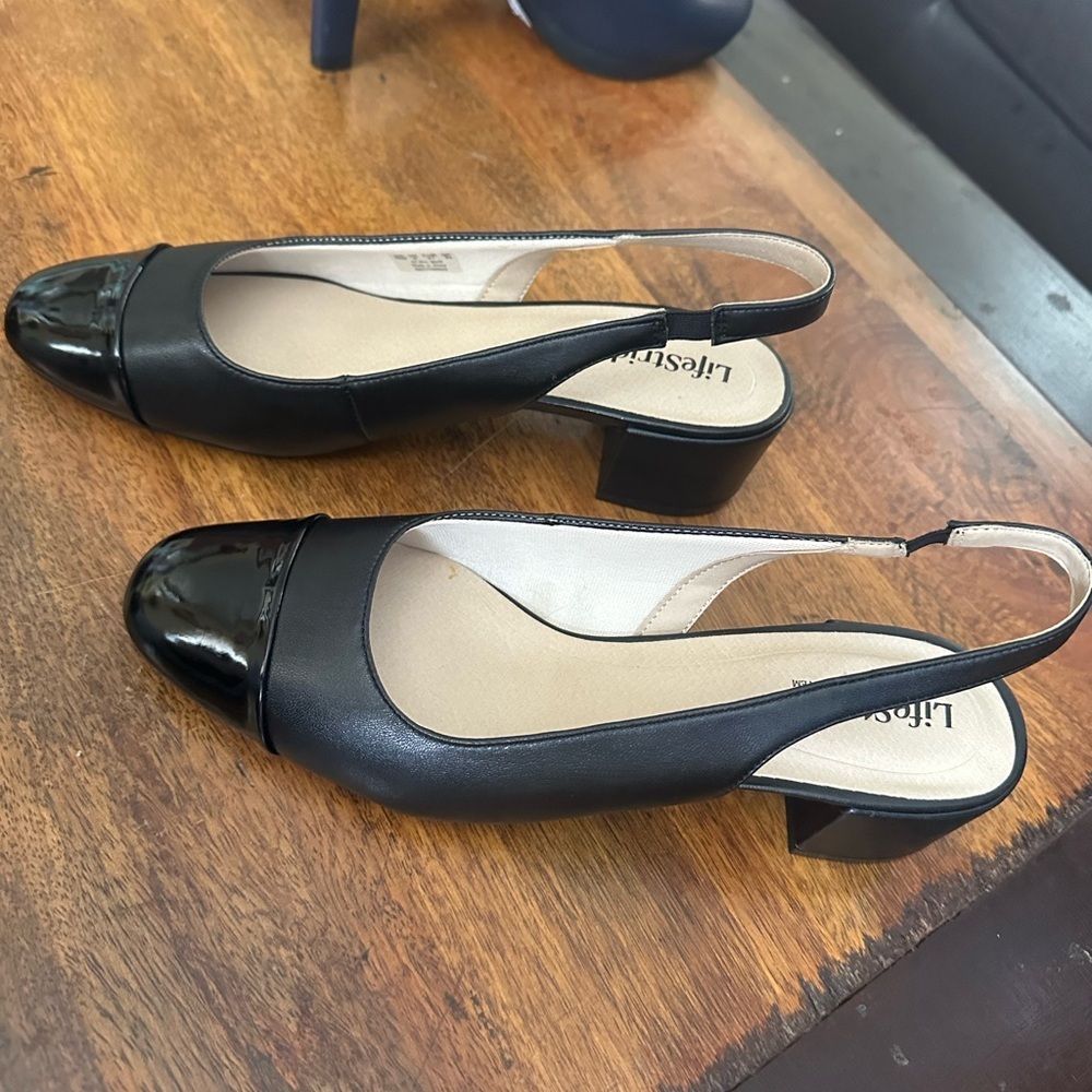 Lifestride 2” slingback shoes size 10 as new condition - Picture 2 of 10